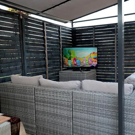 Private Luxurious Glamping With Solar Heated Swimming Pool Tv And Wi-fi *