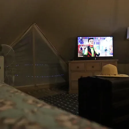 Private Luxurious Glamping With Solar Heated Swimming Pool Tv And Wi-fi Camping Tábua
