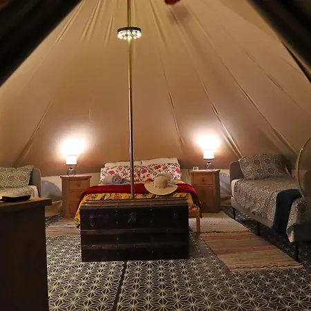 Private Luxurious Glamping With Solar Heated Swimming Pool Tv And Wi-fi *